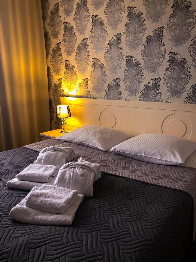 Hotel Victoria Болшево Экстерьер фото