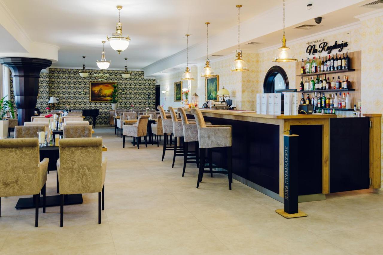 Hotel Victoria Болшево Экстерьер фото