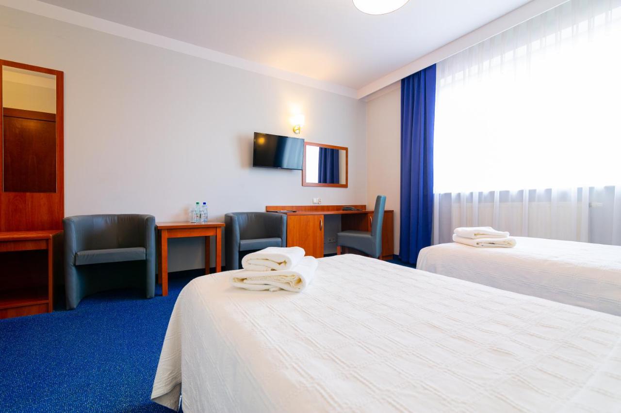 Hotel Victoria Болшево Экстерьер фото