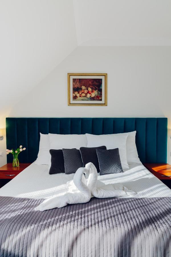 Hotel Victoria Болшево Экстерьер фото