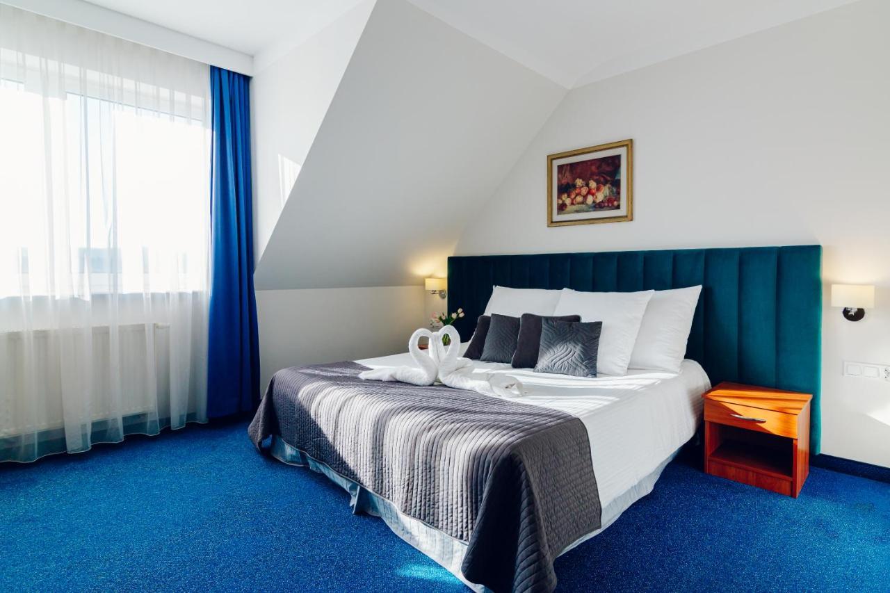 Hotel Victoria Болшево Экстерьер фото
