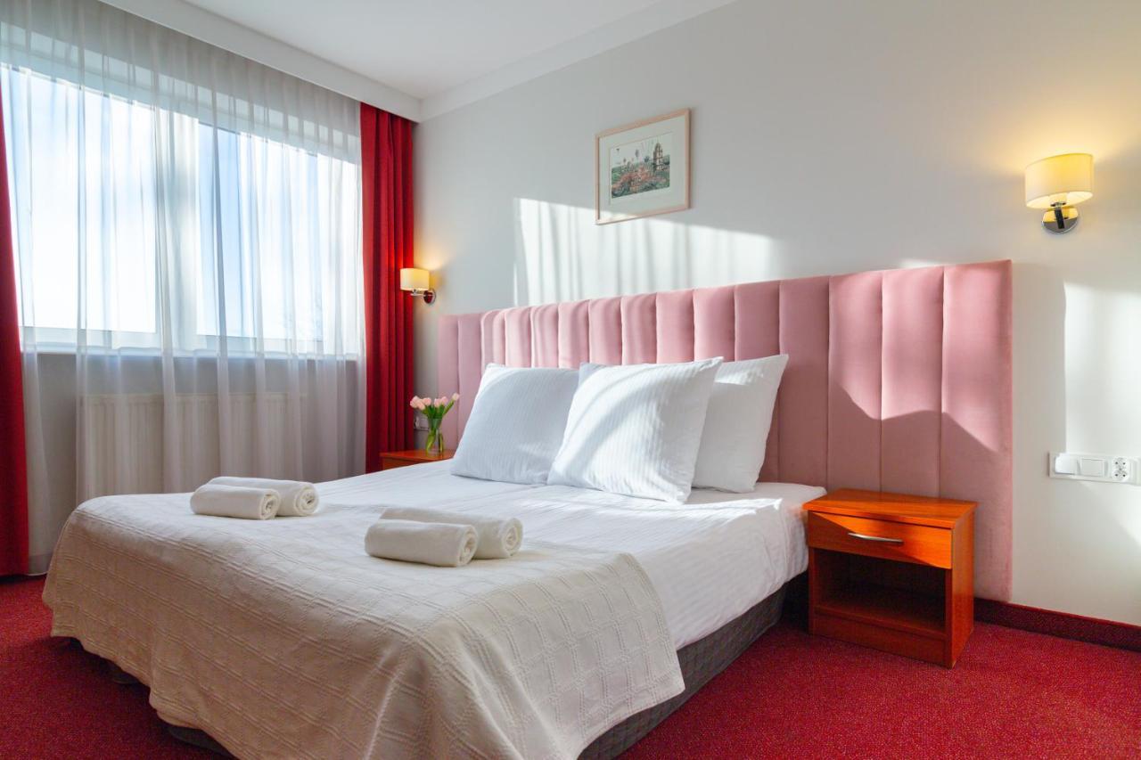 Hotel Victoria Болшево Экстерьер фото