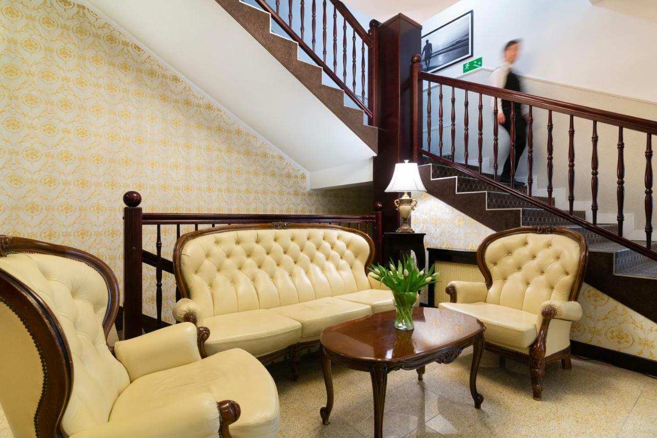 Hotel Victoria Болшево Экстерьер фото