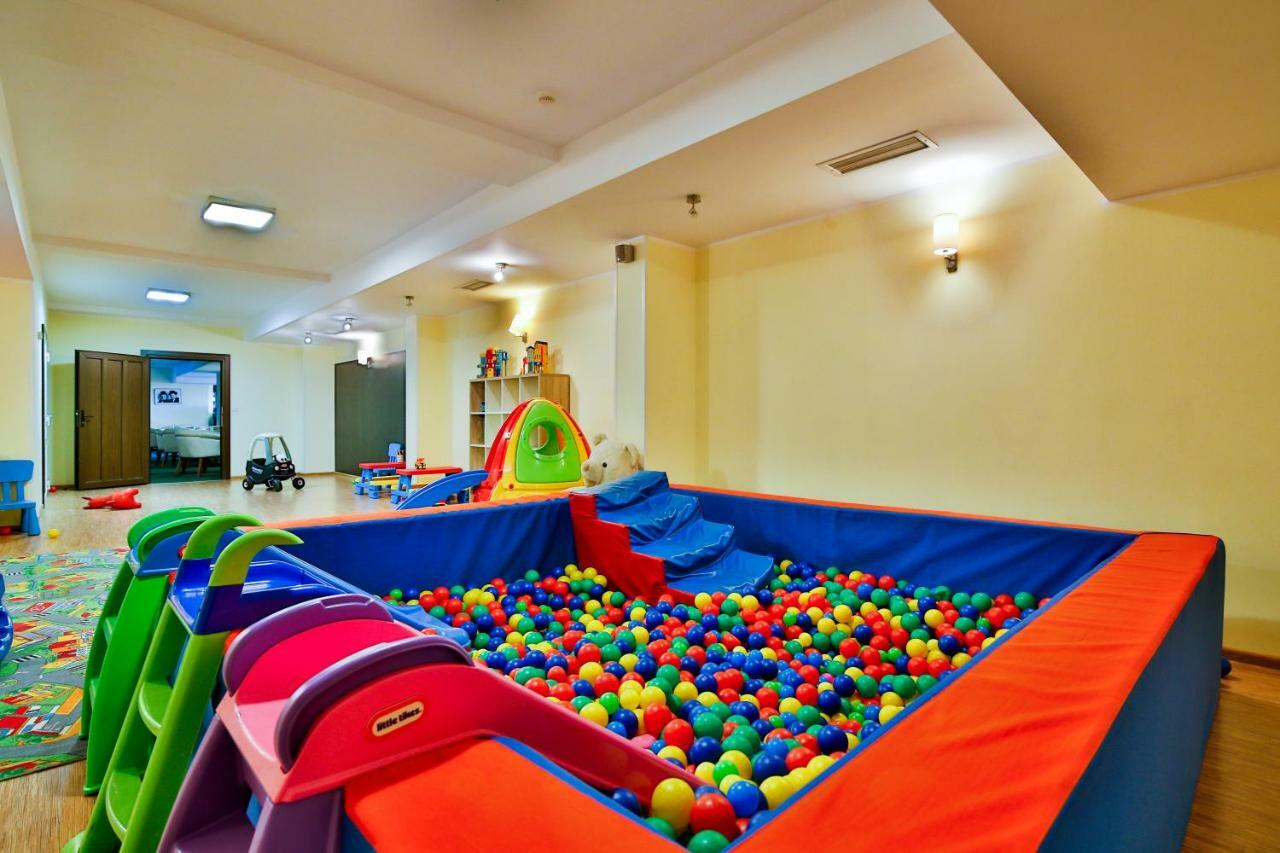 Hotel Victoria Болшево Экстерьер фото